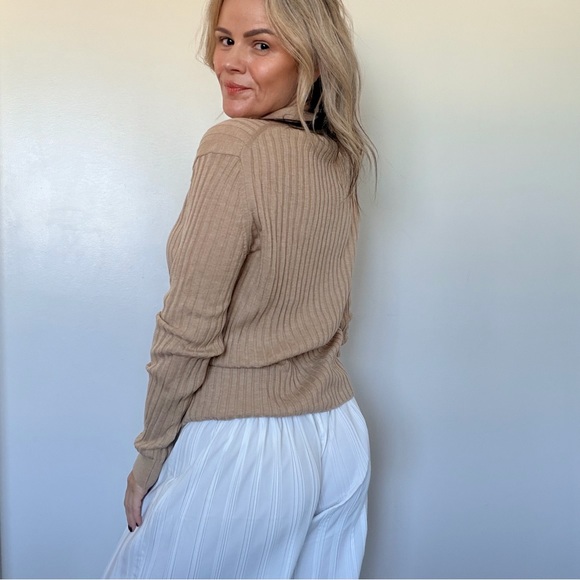 Almina Concept High Neck Button Up Long Sleeve - Picture 9 of 12